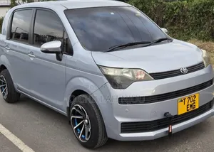 Toyota Porte 2015 Blue