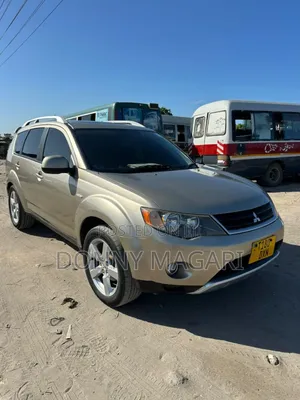 Photo - Mitsubishi Outlander 2010 Gold