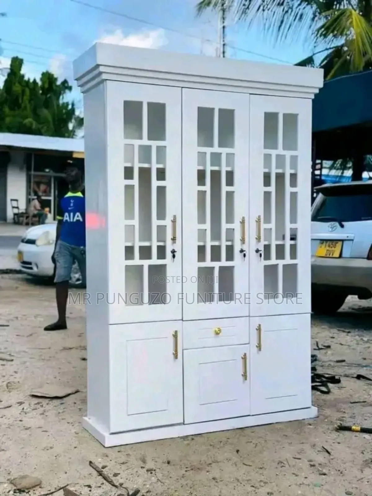 Kabati Milango Mitatu Ya Vyombo Classic Sana Full White