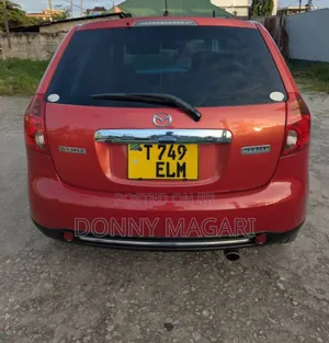 Mazda Verisa 2010 Orange