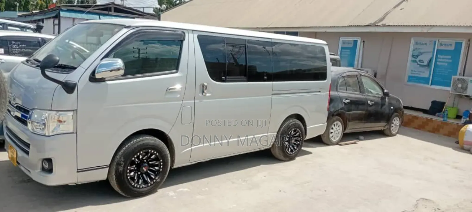 Toyota HiAce 2010 Silver