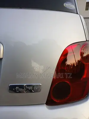 Toyota IST 2003 Silver