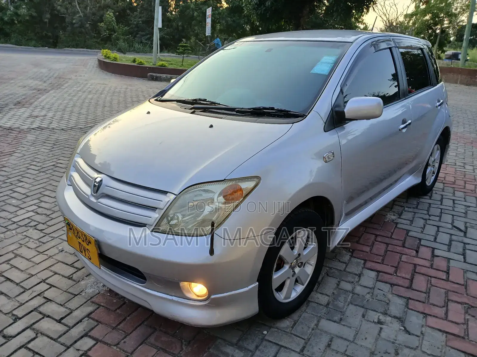 Toyota IST 2003 Silver