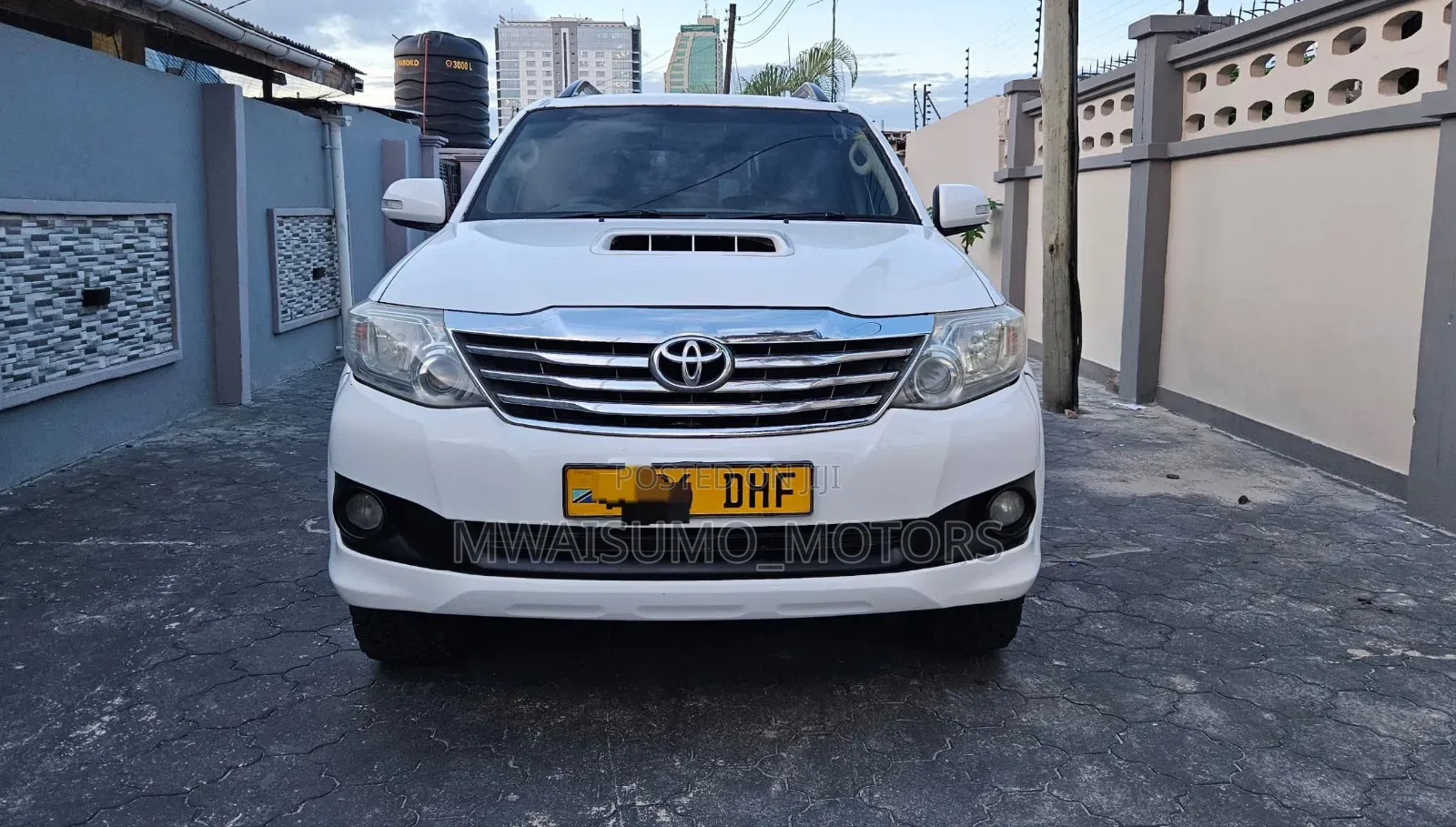 Toyota Fortuner 2013 White