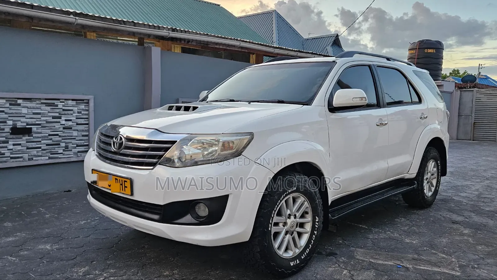 Toyota Fortuner 2013 White