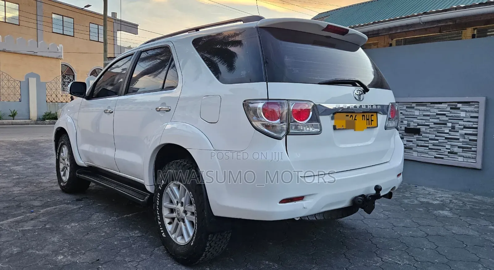 Toyota Fortuner 2013 White