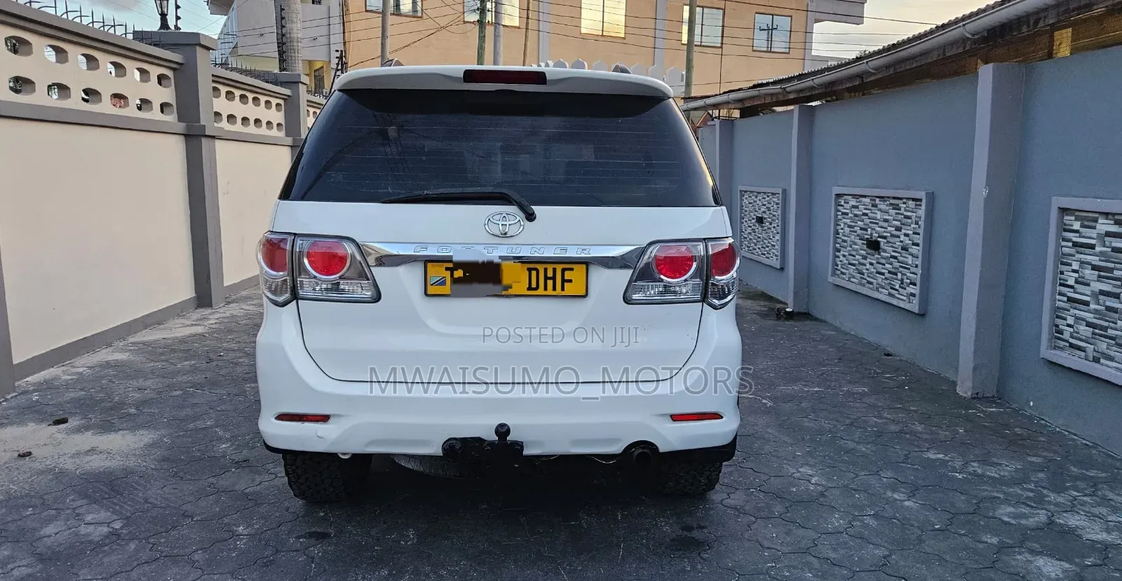 Toyota Fortuner 2013 White