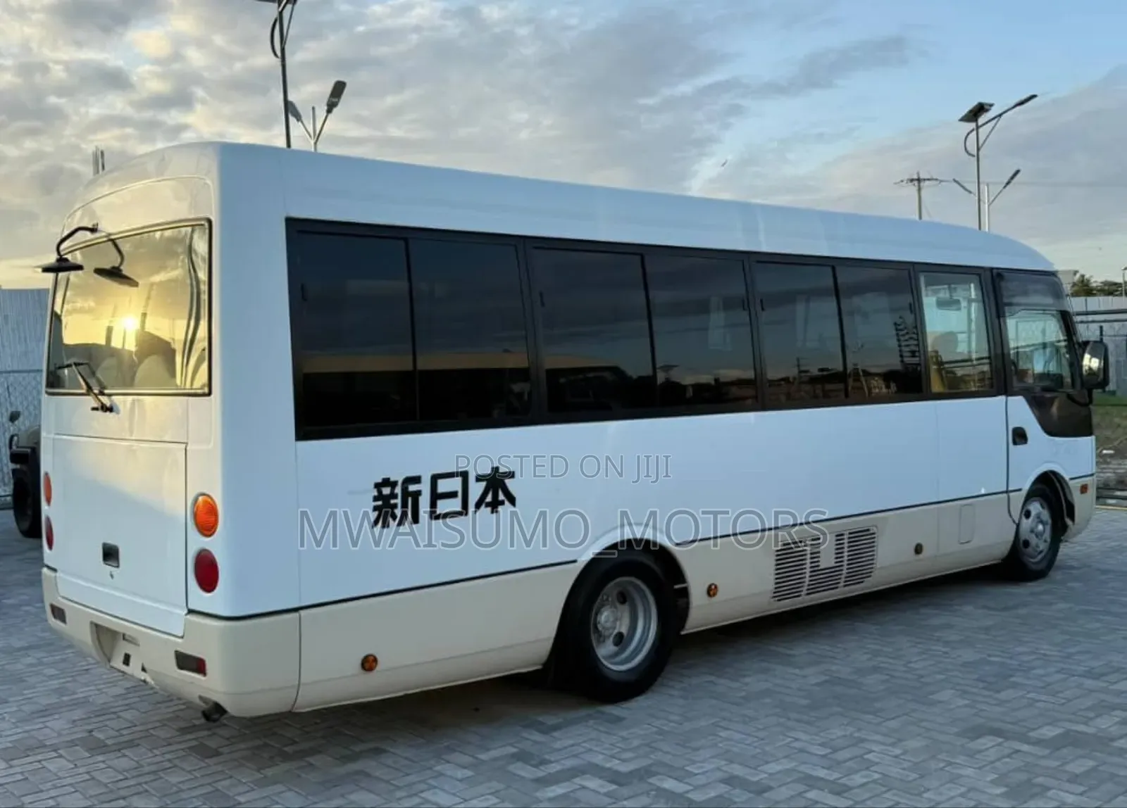 Mitsubishi Fuso Rosa 2007 Beige