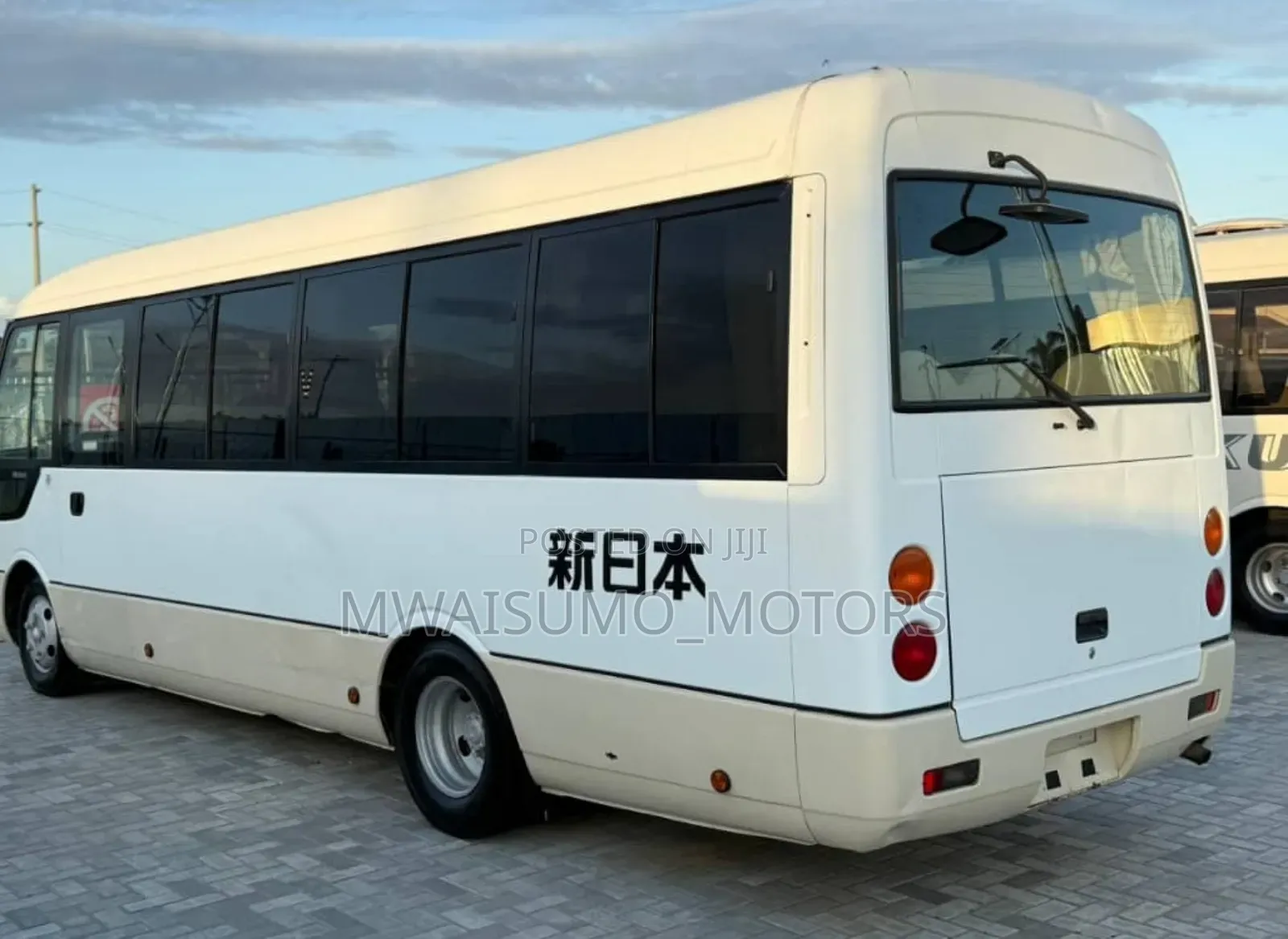 Mitsubishi Fuso Rosa 2007 Beige