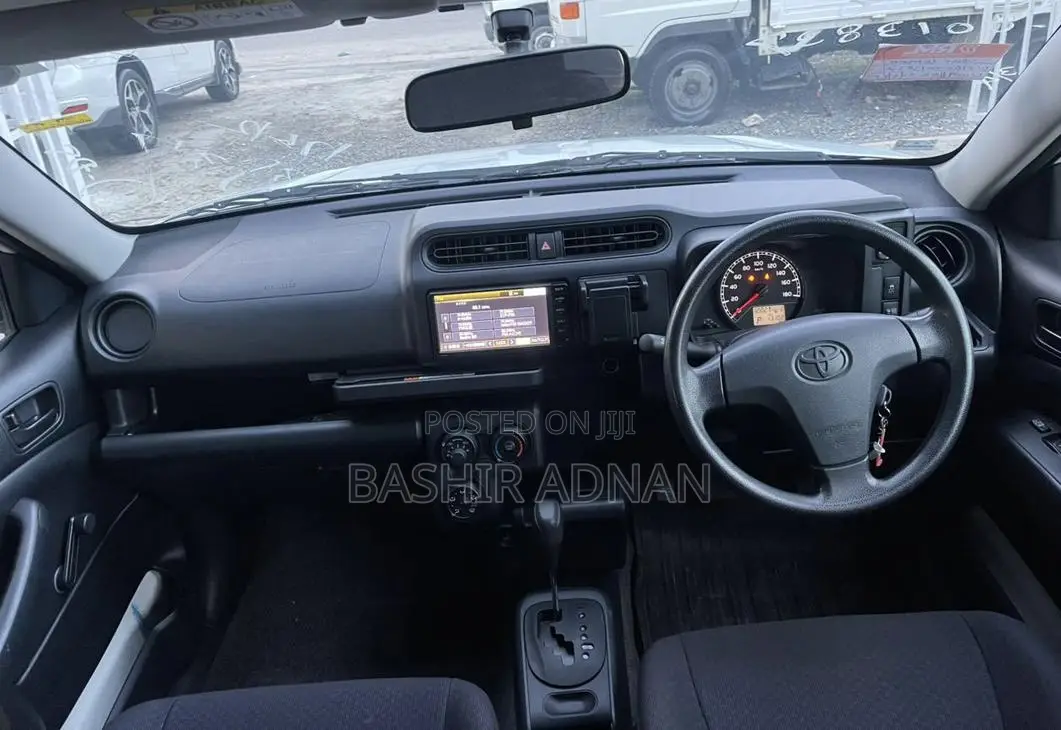 Toyota Succeed SV Premium 2016 Pearl