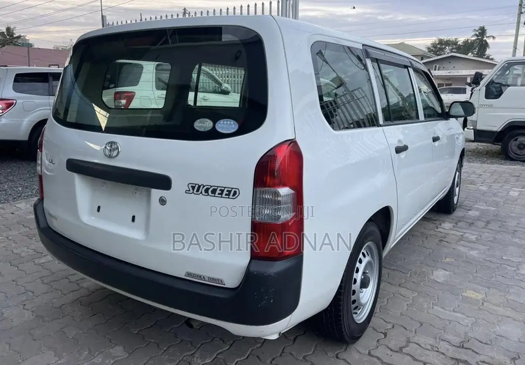 Toyota Succeed SV Premium 2016 Pearl