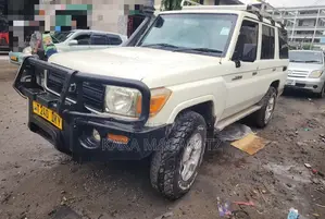 Toyota Land Cruiser 2012 White