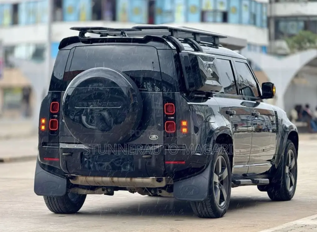 New Land Rover Defender 2022 Gray
