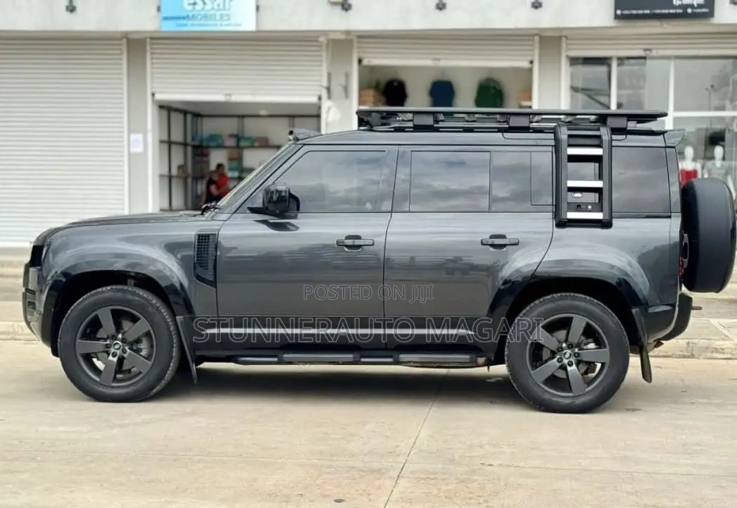 New Land Rover Defender 2022 Gray