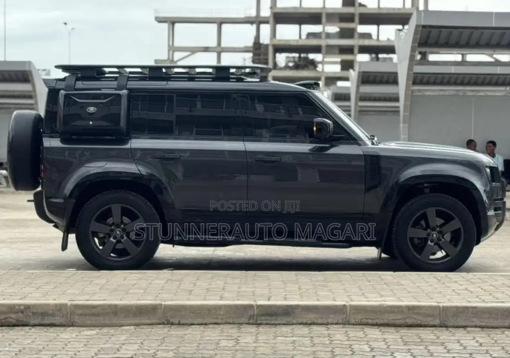 New Land Rover Defender 2022 Gray