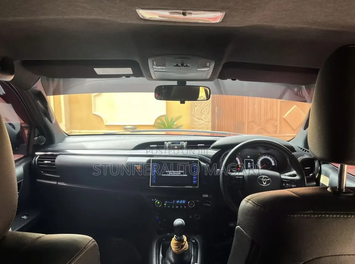 Toyota Hilux 2018 Red