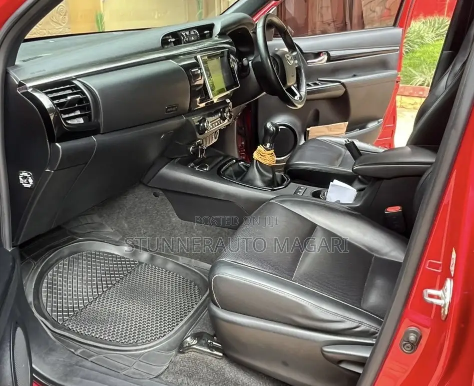 Toyota Hilux 2018 Red