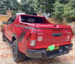 Toyota Hilux 2018 Red