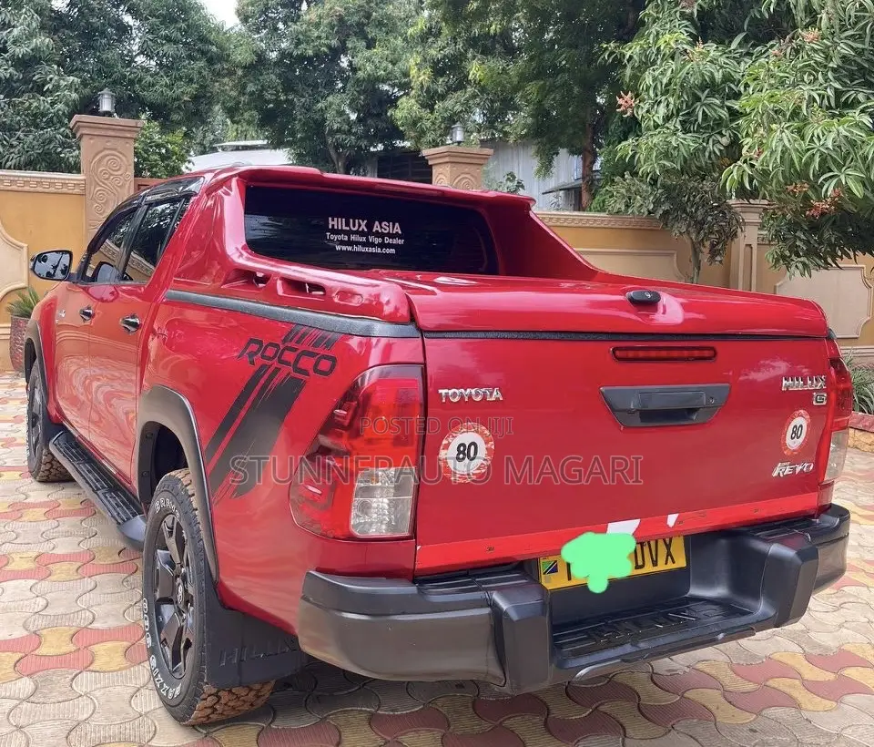Toyota Hilux 2018 Red