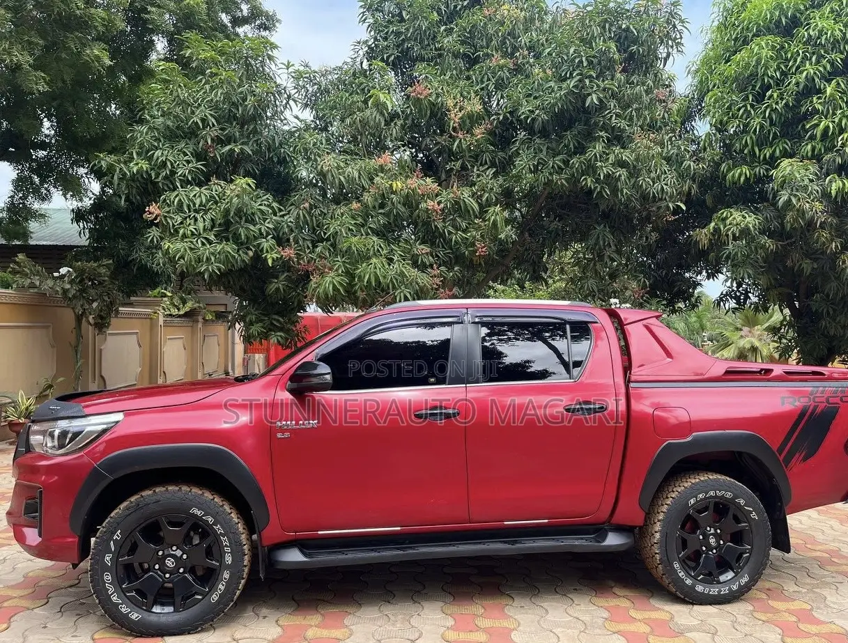 Toyota Hilux 2018 Red
