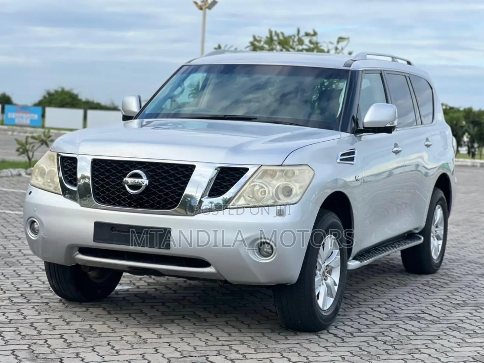 Nissan Patrol 2015 Silver