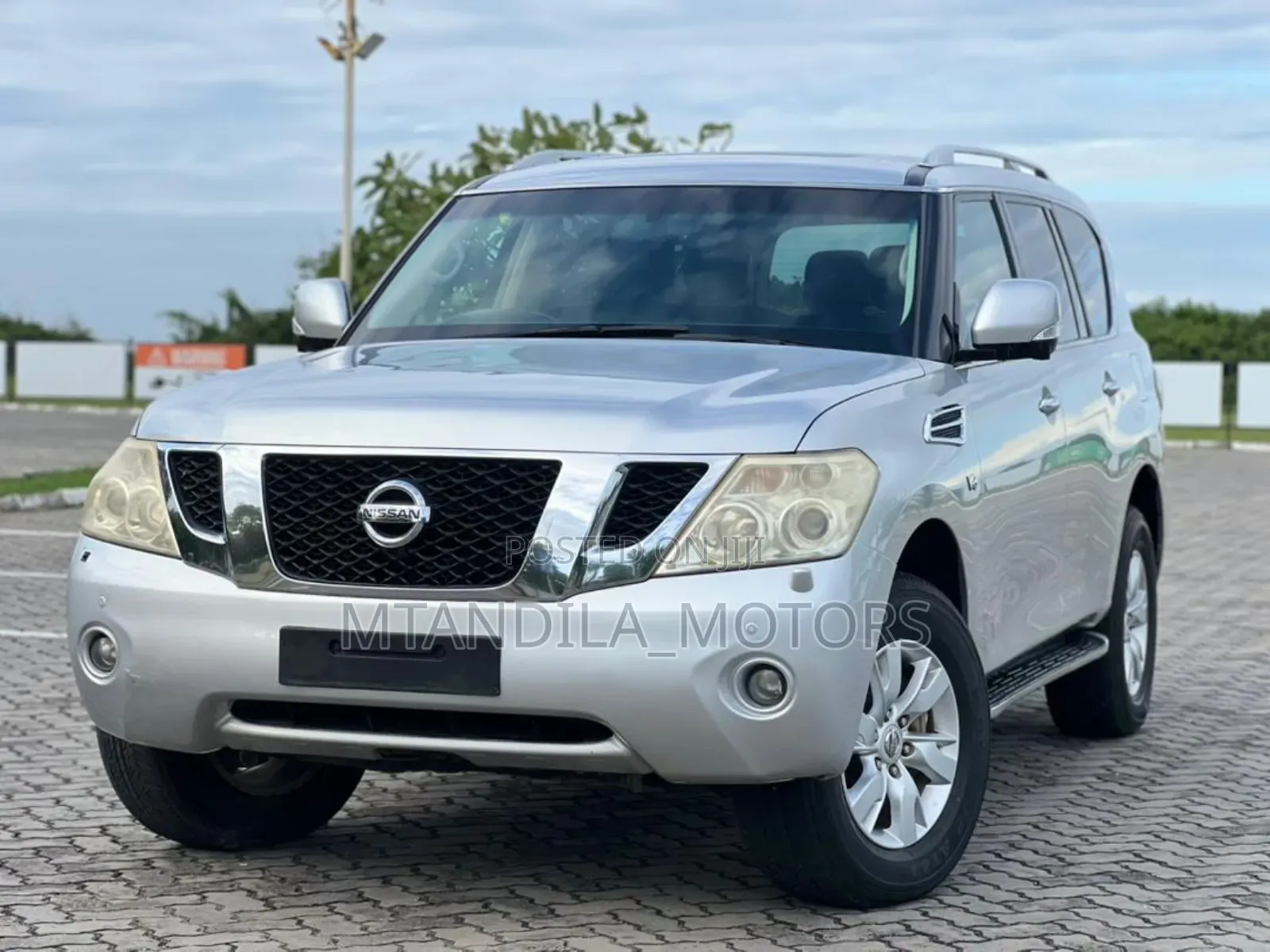 Nissan Patrol 2015 Silver