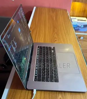 Laptop Apple MacBook Pro 2019 16GB Intel Core I7 SSD 512GB