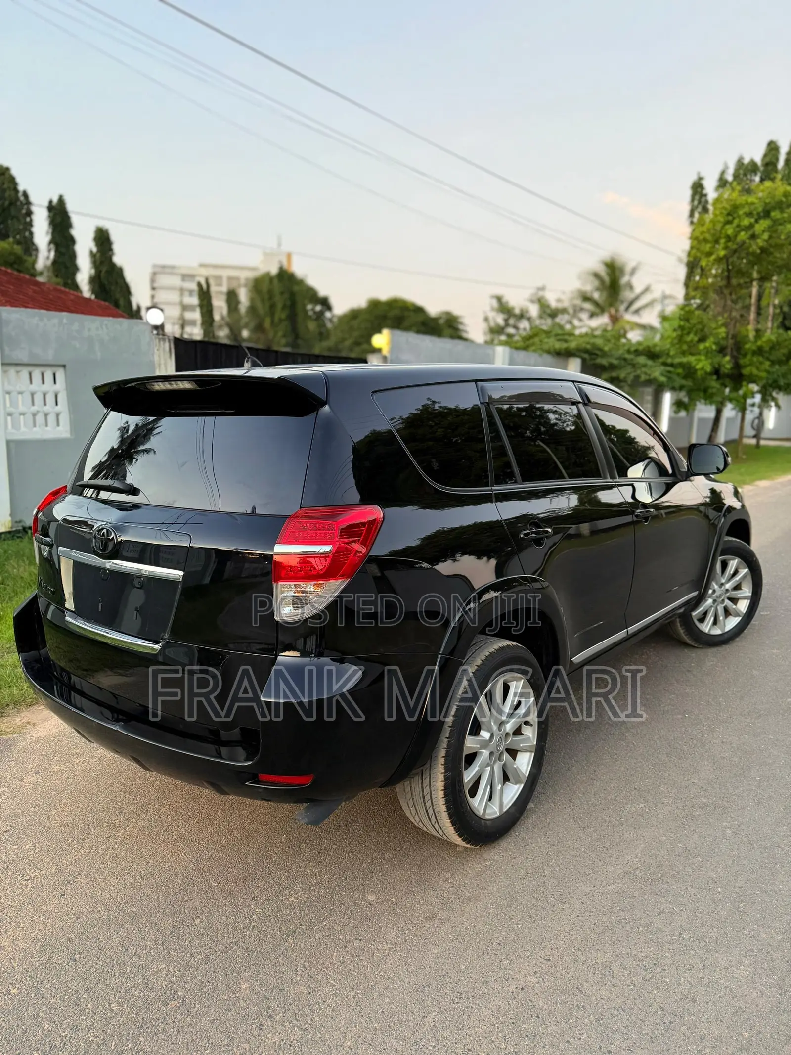 Toyota Vanguard 2011 Black