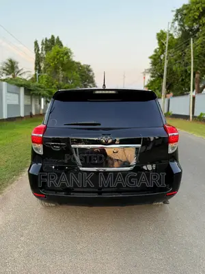 Toyota Vanguard 2011 Black