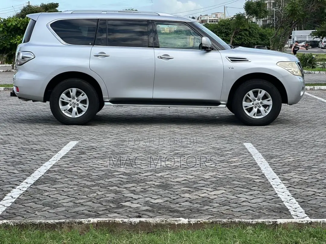 Nissan Patrol 2015 Silver