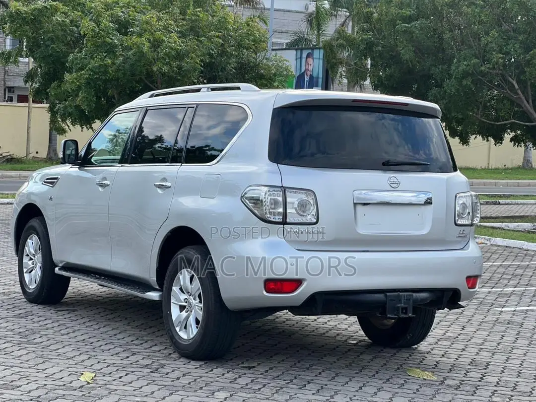 Nissan Patrol 2015 Silver
