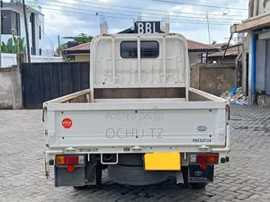 Toyota Dyna 2010 White