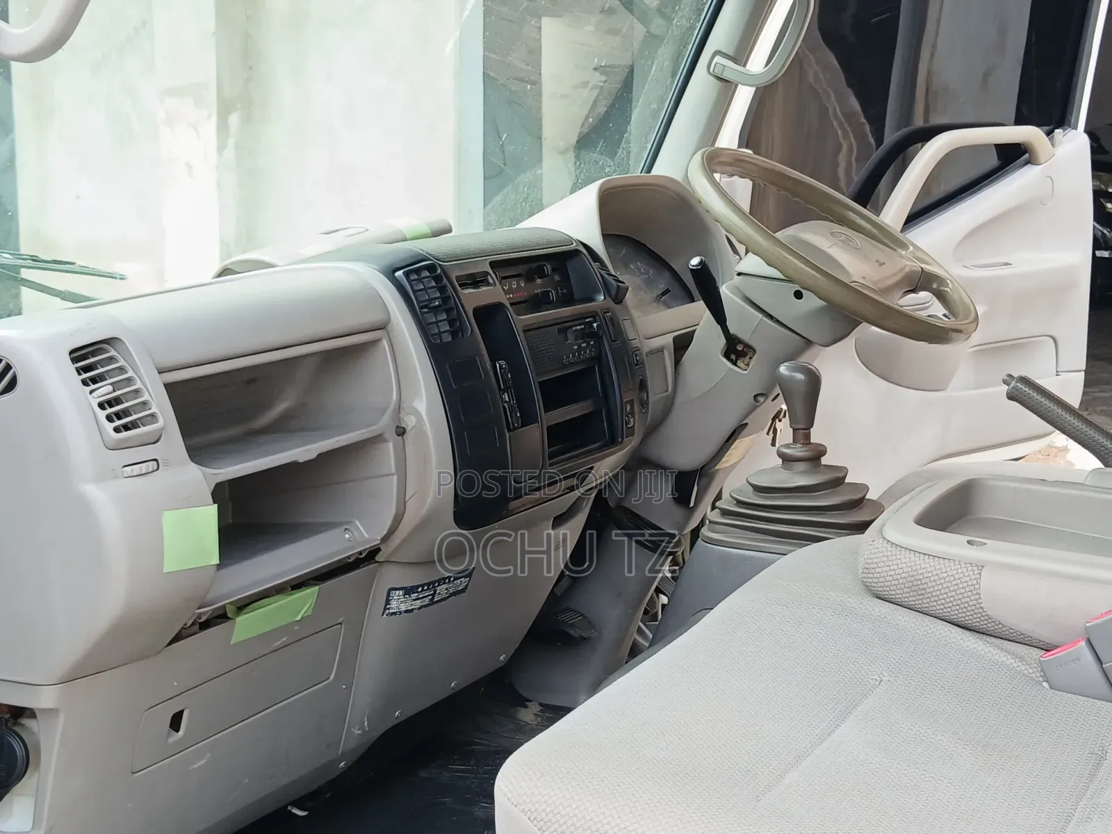 Toyota Dyna 2010 White