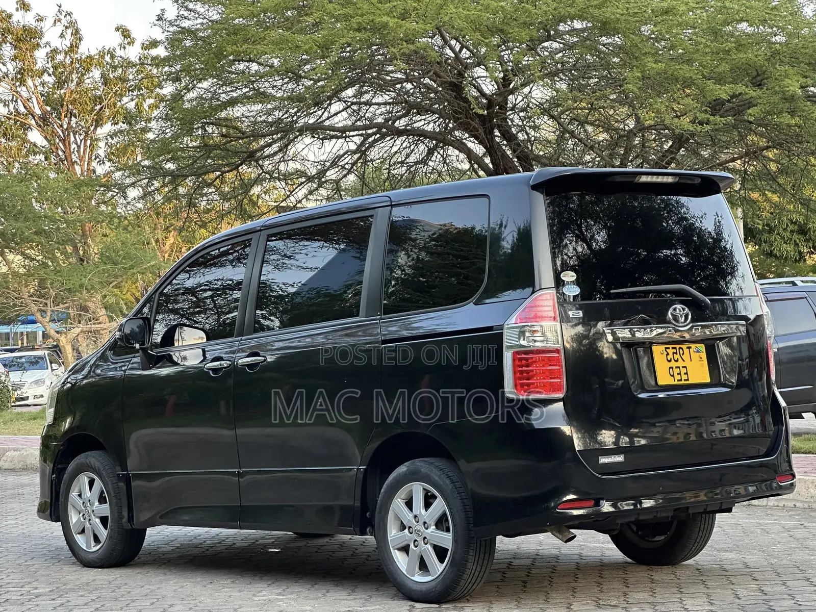 Toyota Noah 2007 Black