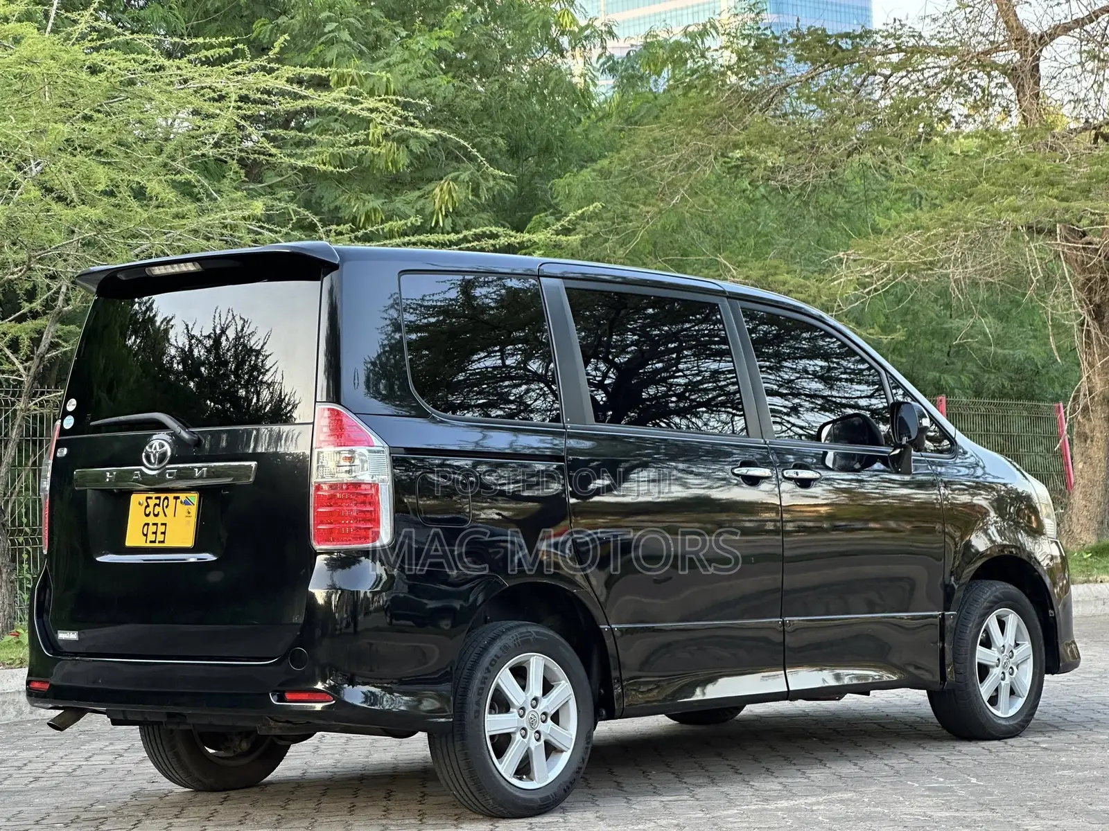Toyota Noah 2007 Black