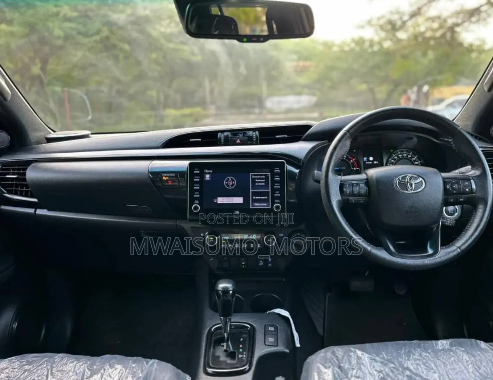 Toyota Hilux 2023 Off white