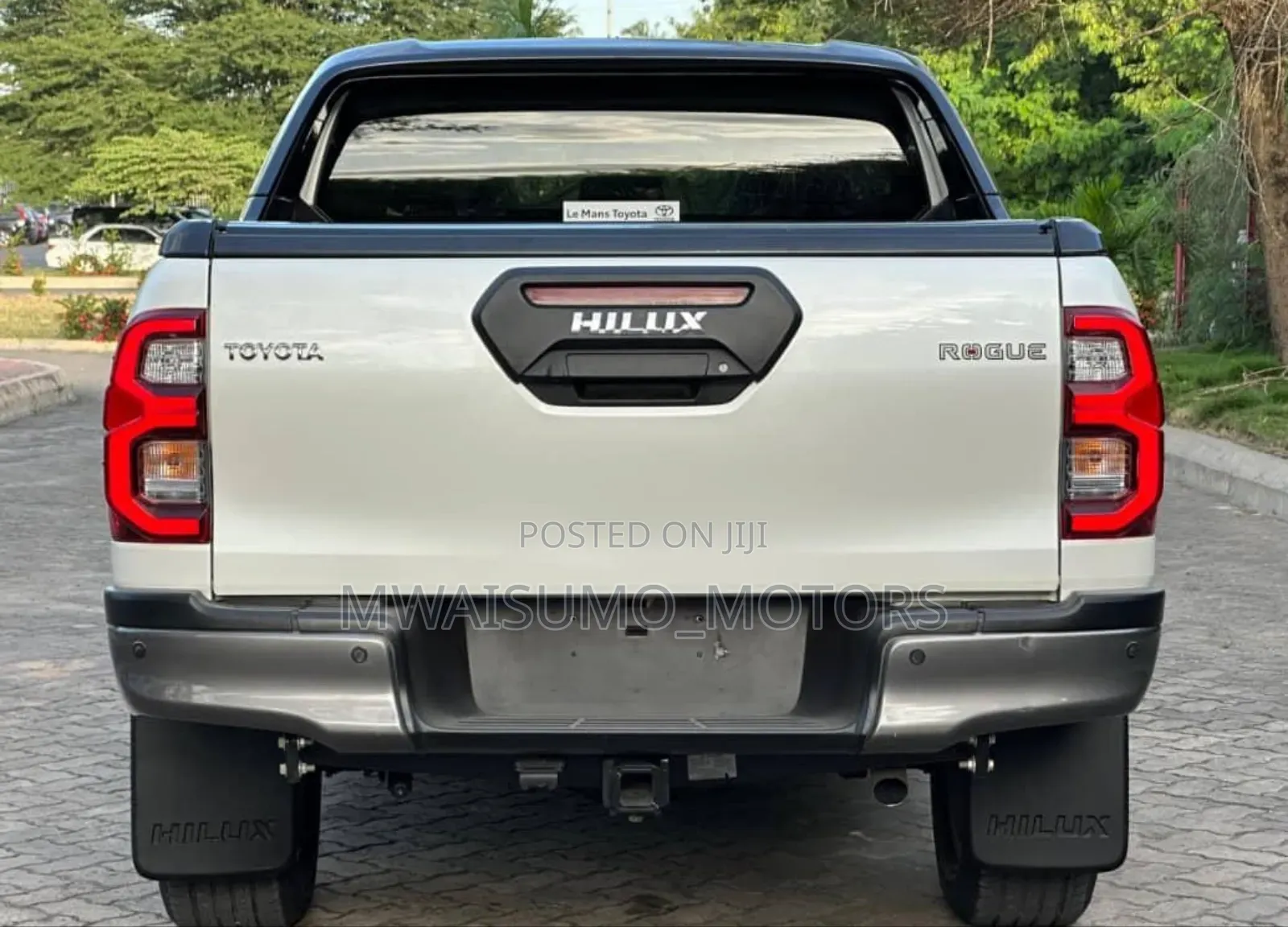 Toyota Hilux 2023 Off white