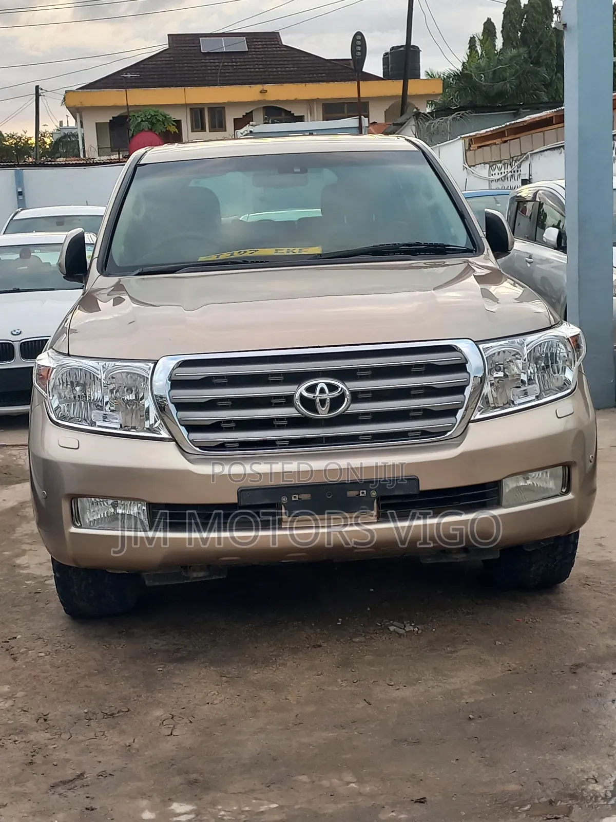 Toyota Land Cruiser 2010 Gold