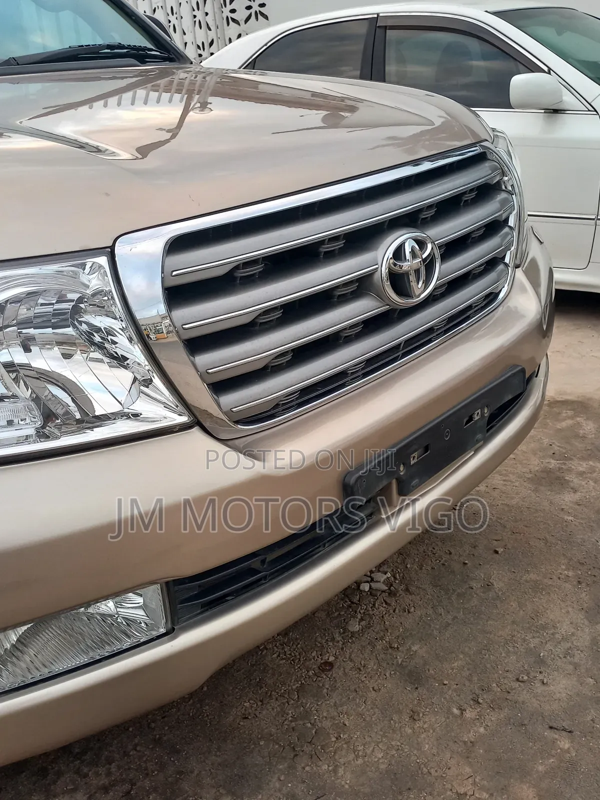 Toyota Land Cruiser 2010 Gold