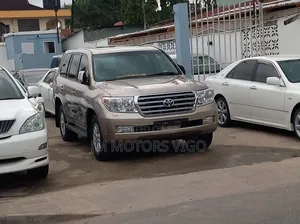Toyota Land Cruiser 2010 Gold