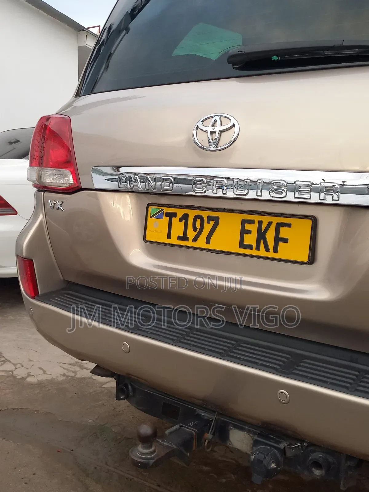 Toyota Land Cruiser 2010 Gold