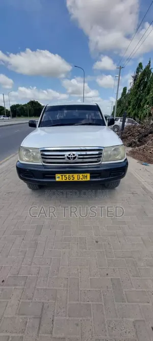 Toyota Land Cruiser 100 4.2 TD 2004 White