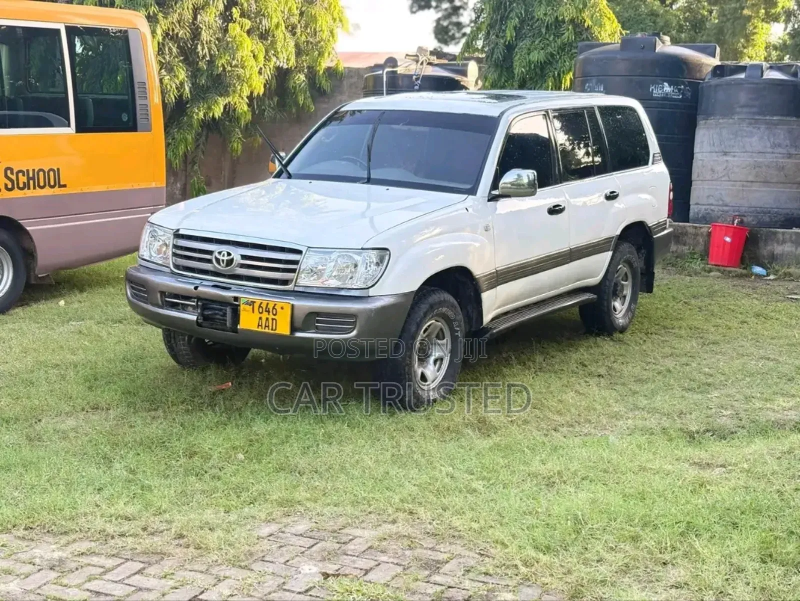 Toyota Land Cruiser HDJ 100 2003 White