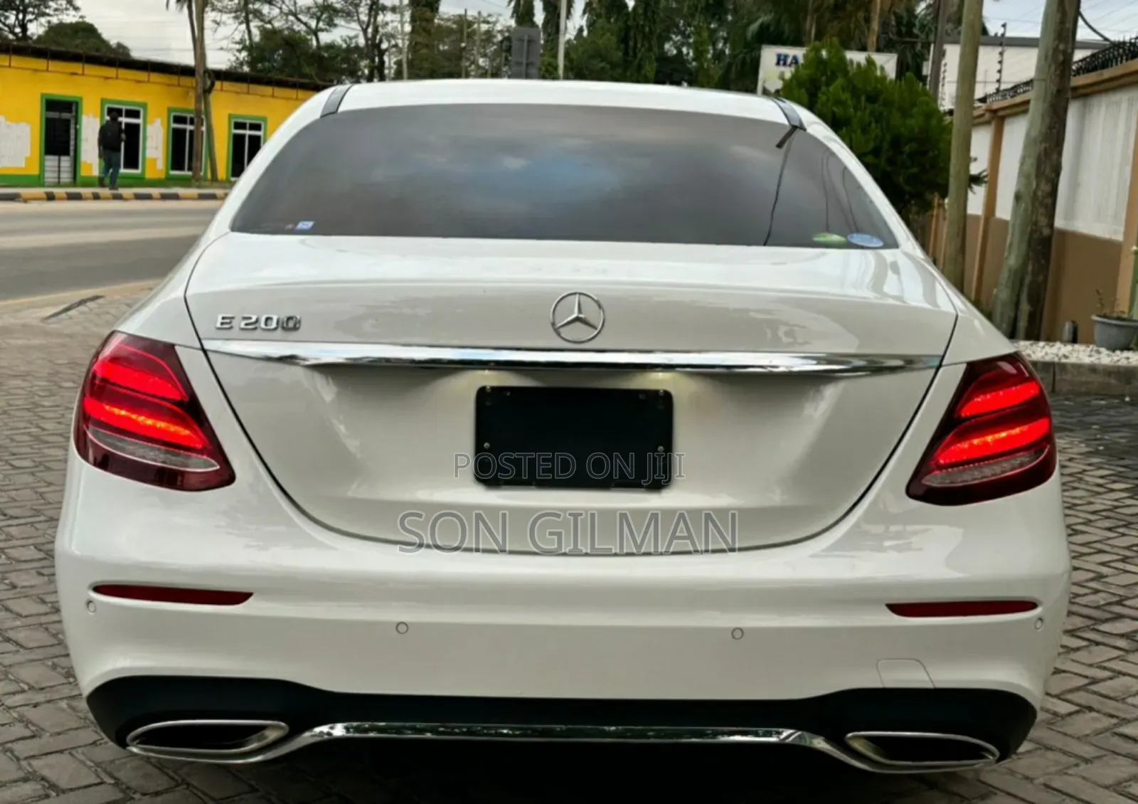 Mercedes-Benz E200 2017 Pearl