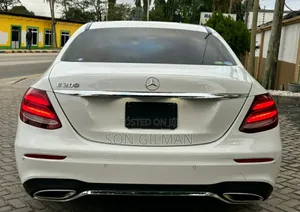 Mercedes-Benz E200 2017 Pearl