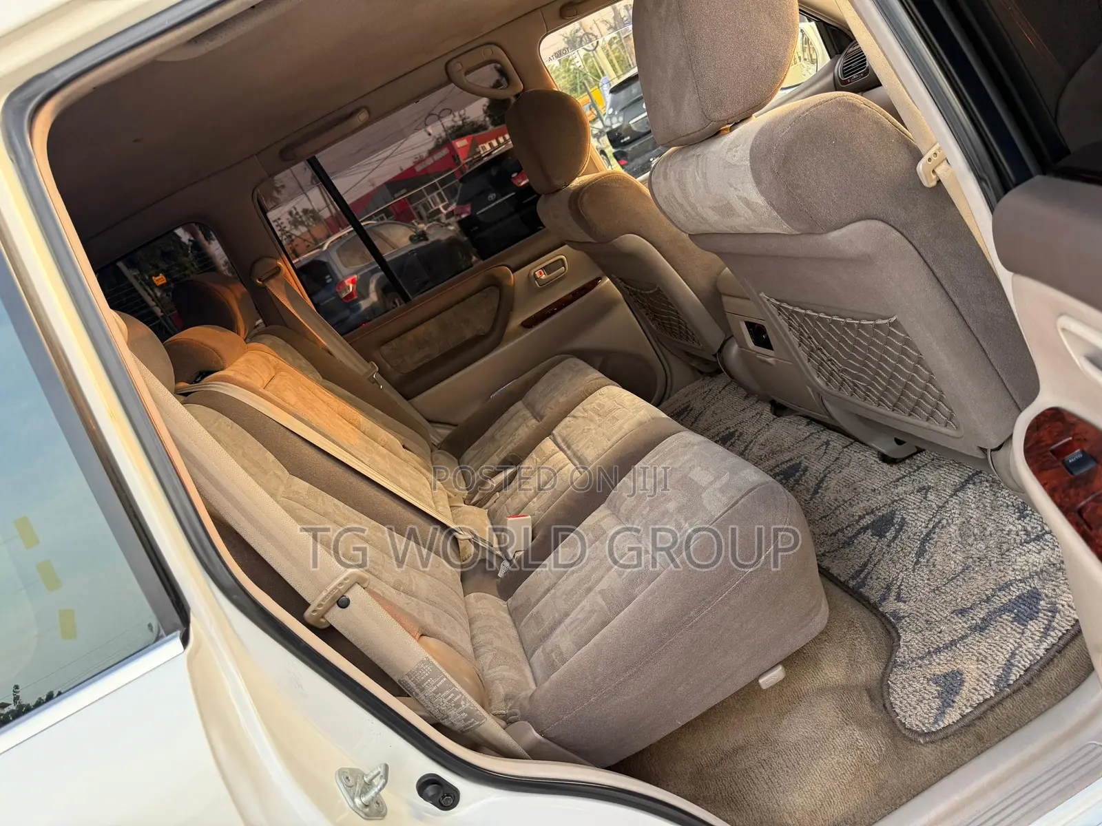 Toyota Land Cruiser 2001 White