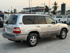 Toyota Land Cruiser HDJ 100 2005 Silver