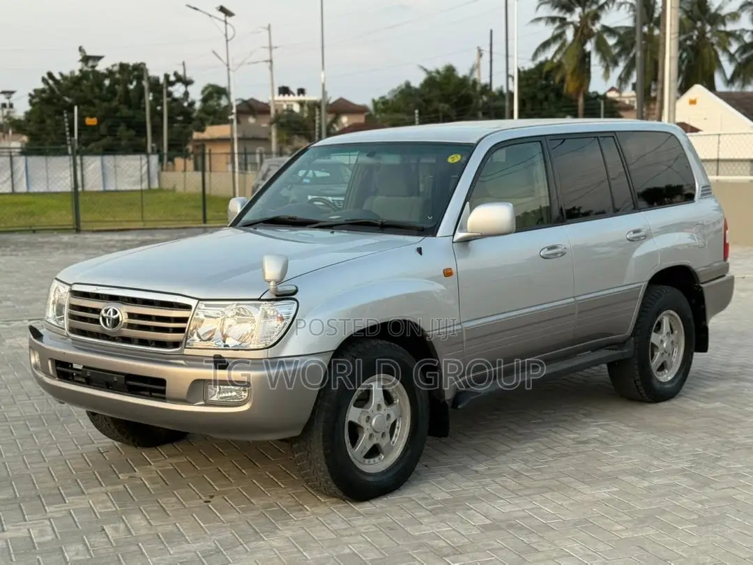 Toyota Land Cruiser HDJ 100 2005 Silver