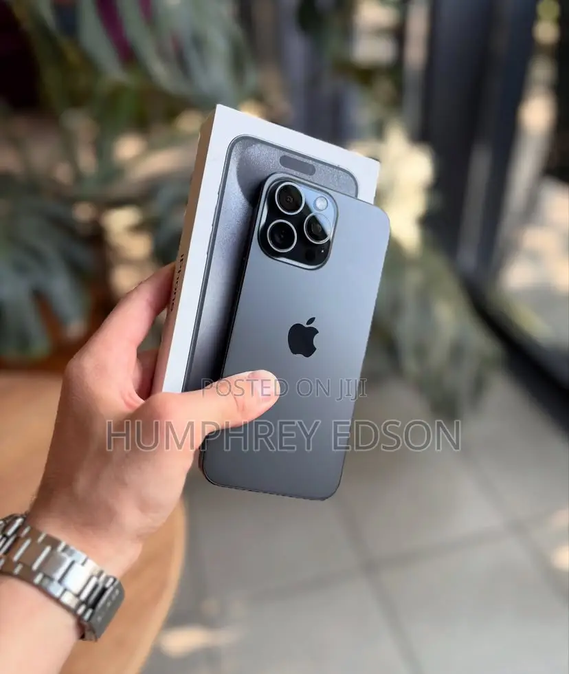 New Apple iPhone 15 Pro Max 256 GB Black