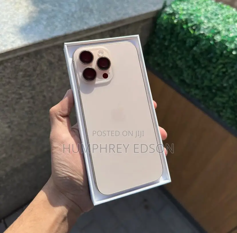 New Apple iPhone 16 Pro Max 256 GB Gold